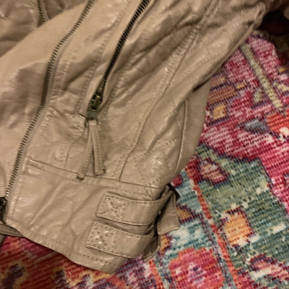 Forever 21 Jacket - Picture 2 of 5